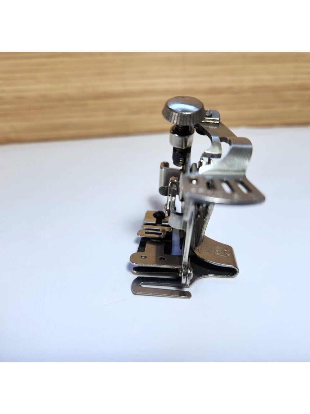 Singer Ruffler Foot Attachment 1261 For Singer Sewing Machine - Picture 6 of 7